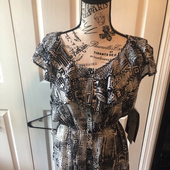 Tops - 3/$20 🆕Black sleeveless blouse size large